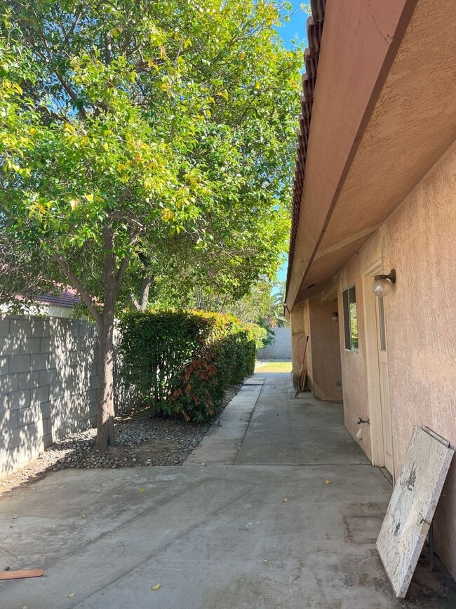 Photo - Beautiful 4 Bedroom 2 Bath Home with Pool.