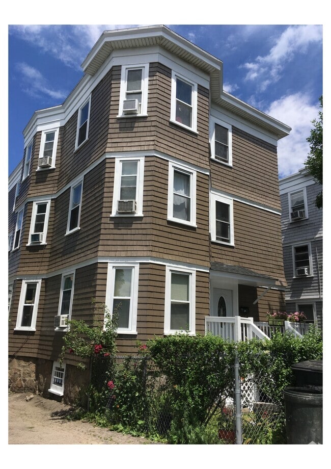 Building Photo - 3985 Washington St Rental