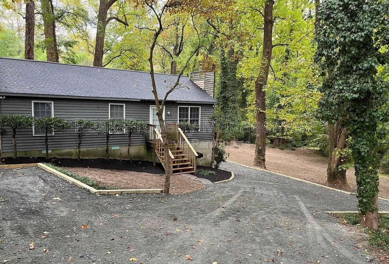 Photo - 1001 W 42nd St