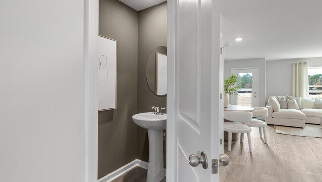 Photo - 5835 Harebell Rd