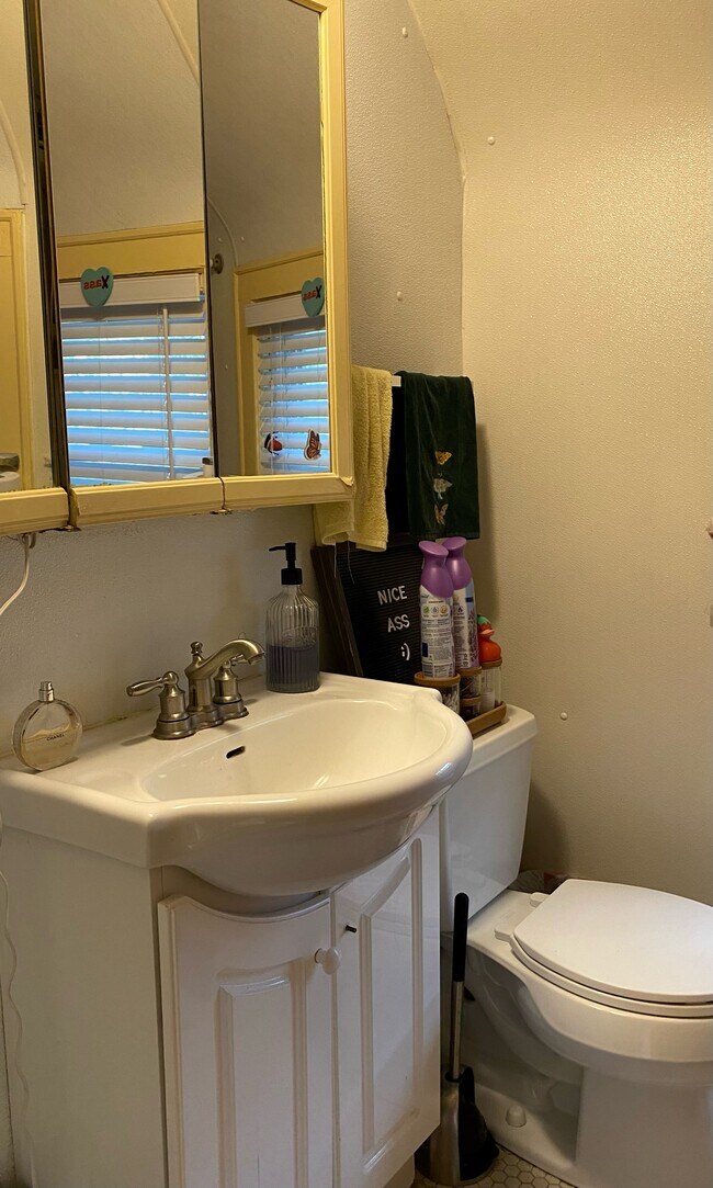 Photo - 319 7th Ave SE