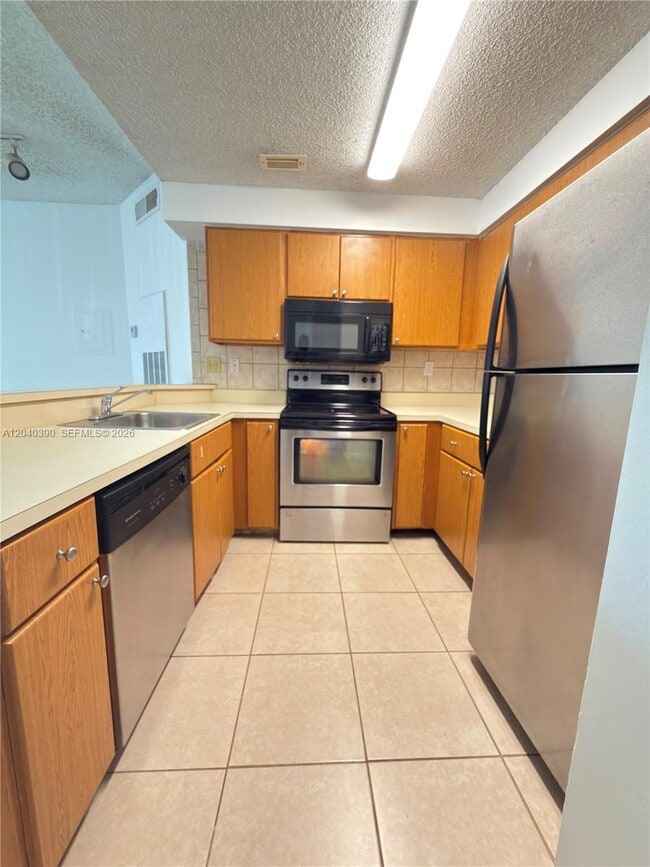 Building Photo - 2550 SW 18th Terrace Unit 2201