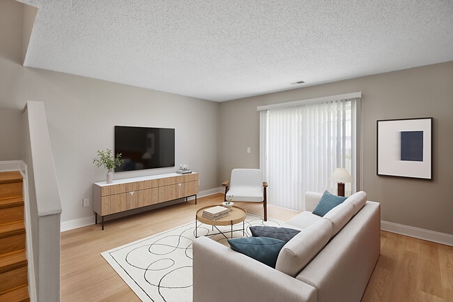 Colonial Pointe Apartments