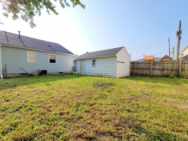 Photo - 1111 1st Ave SE