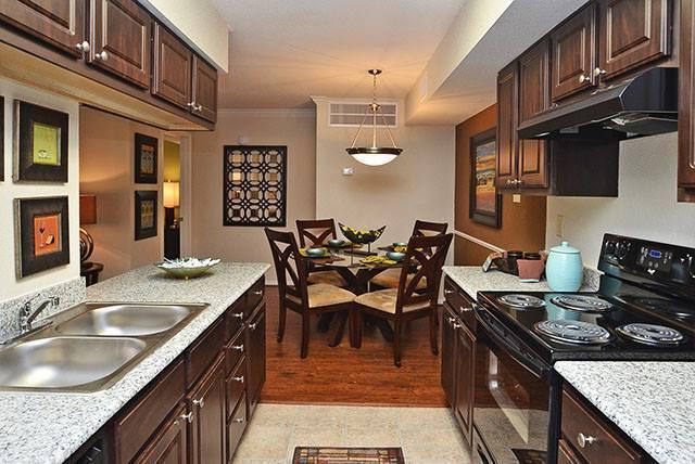 Photo - 231 Interstate 45 N Unit b2