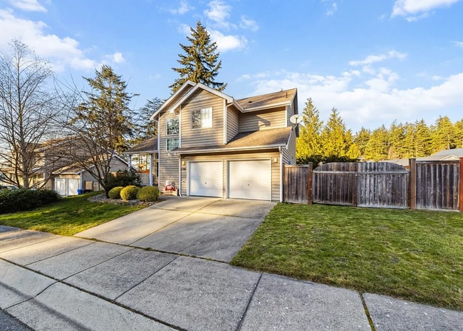 Building Photo - 1340 NW Redwing Dr