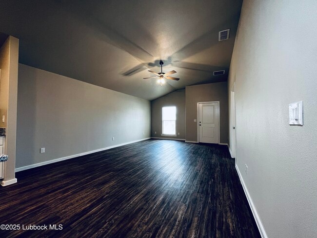 Photo - 2109 N Avenue L