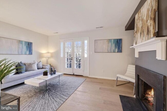 Photo - 4940 Bradley Blvd