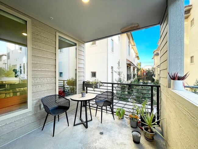 Building Photo - 4819 Caroline St