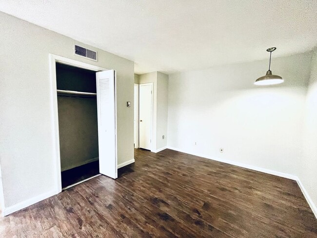 Town Pointe Apartments