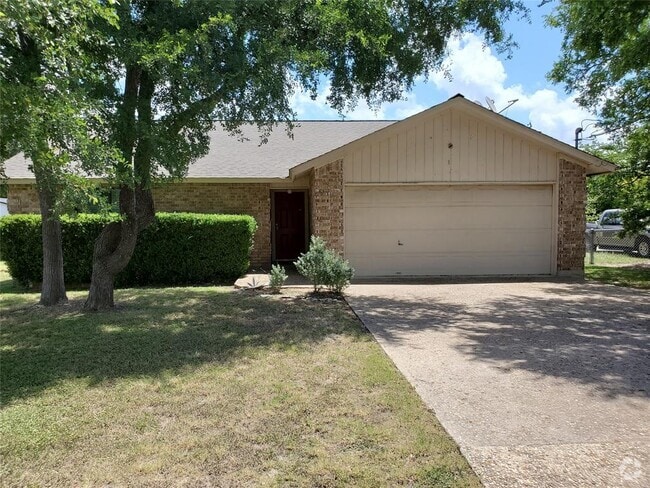 Building Photo - 2210 N Celia Dr Rental