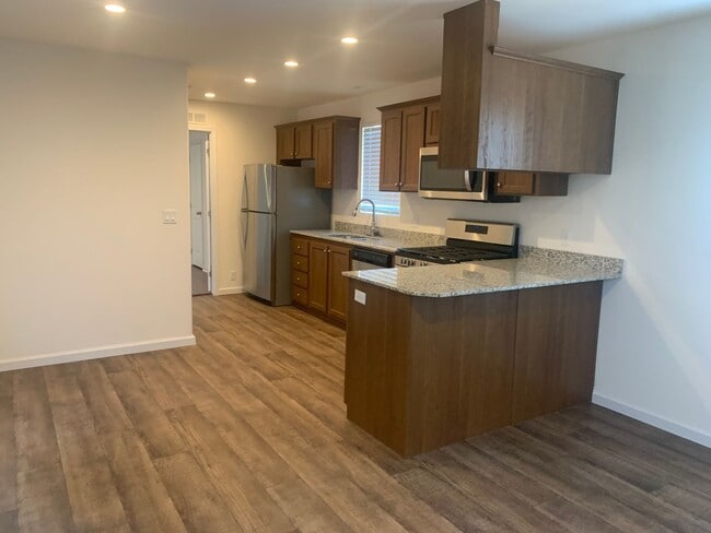 Building Photo - Terrific Accessory  Dwelling Unit! Rental