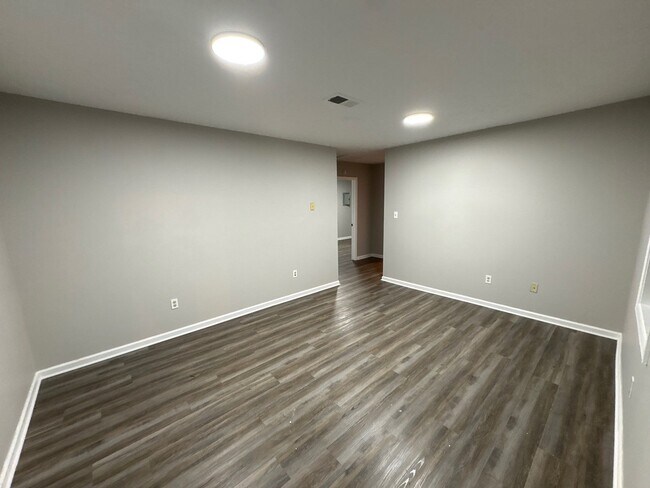 Photo - 1270 Fairground Rd