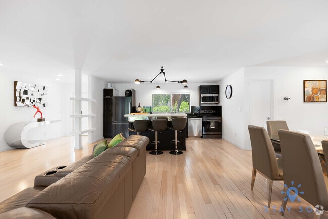 Building Photo - 2300 NE 48th Ct Unit ID1227497P Rental