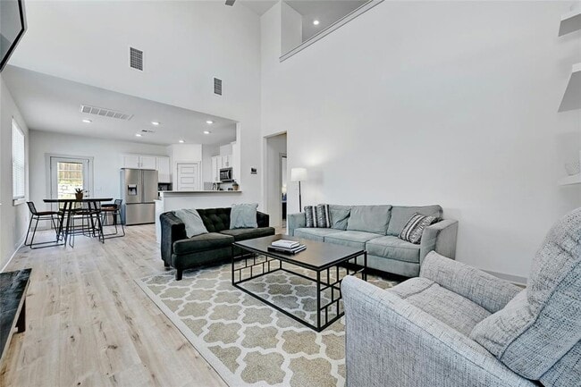 Photo - 8133 Linnie Ln