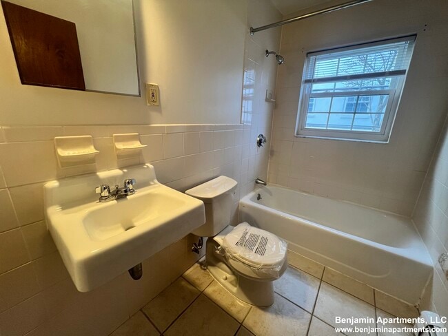 Photo - 11 Brattle Dr Unit 2