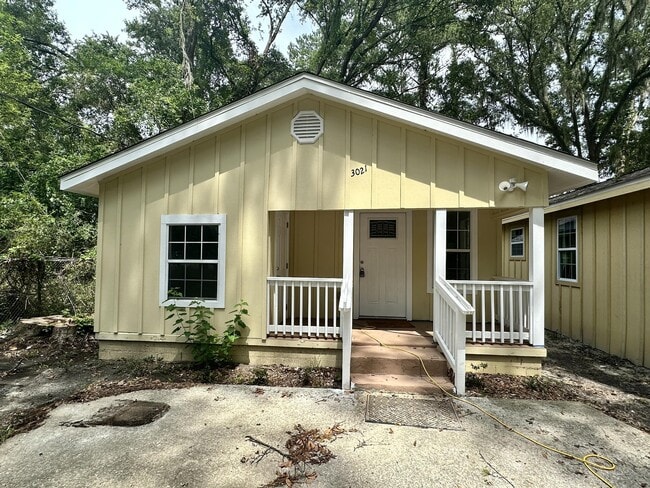 Building Photo - 3021 Creekwood Ln Rental