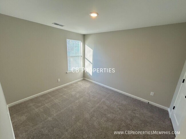 Photo - 671 Pearce St