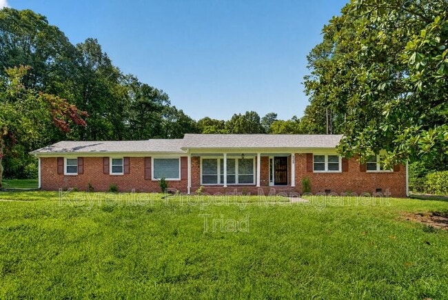 Building Photo - 5108 Lakeshore Ct