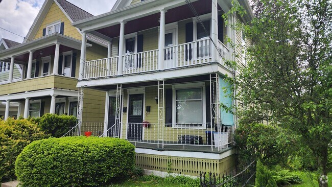 Building Photo - 127-127 1/2 N 2nd St Unit 127 1/2 North 2nd Street Rental