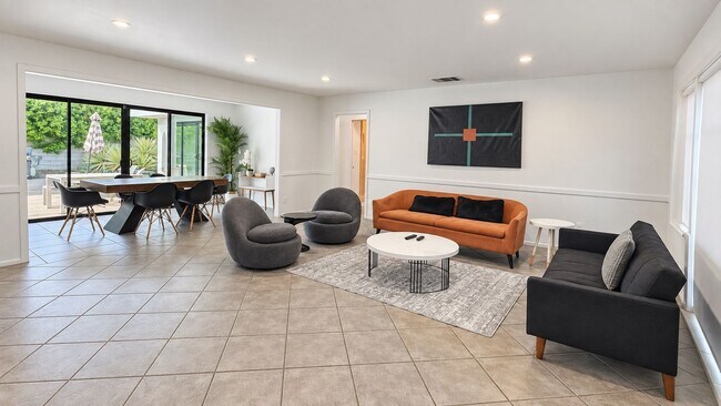 14 Palomino Rd