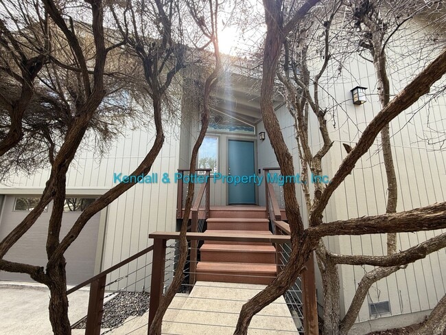 Photo - Spacious and Bright 3BR 2BA Seacliff Home - Close to the Beach!