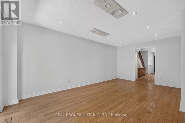 Photo - 109 Robert Hicks Dr