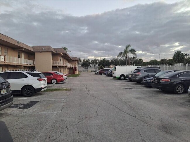 Photo - 301 NW 177th St Unit 136