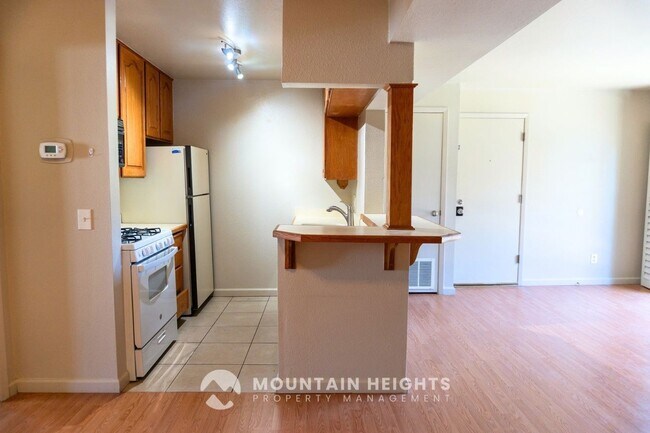 415 E Creekside Cir Unit C