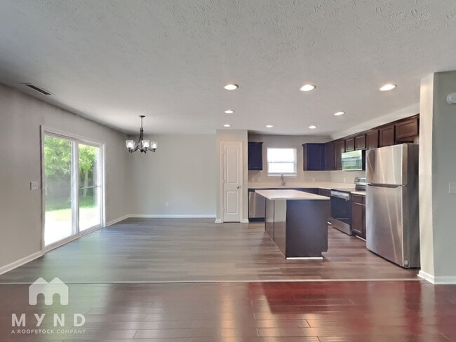 Photo - 8042 Loveridge Drive
