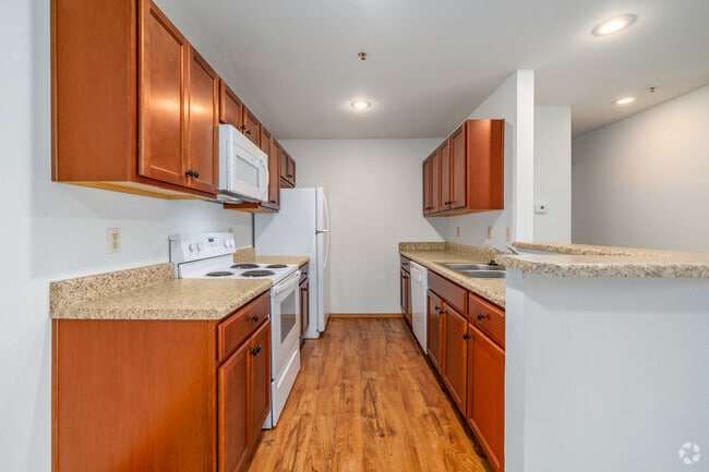 2BR, 2BA - 1,100SF - Kitchen - Pin Oak Apartments
