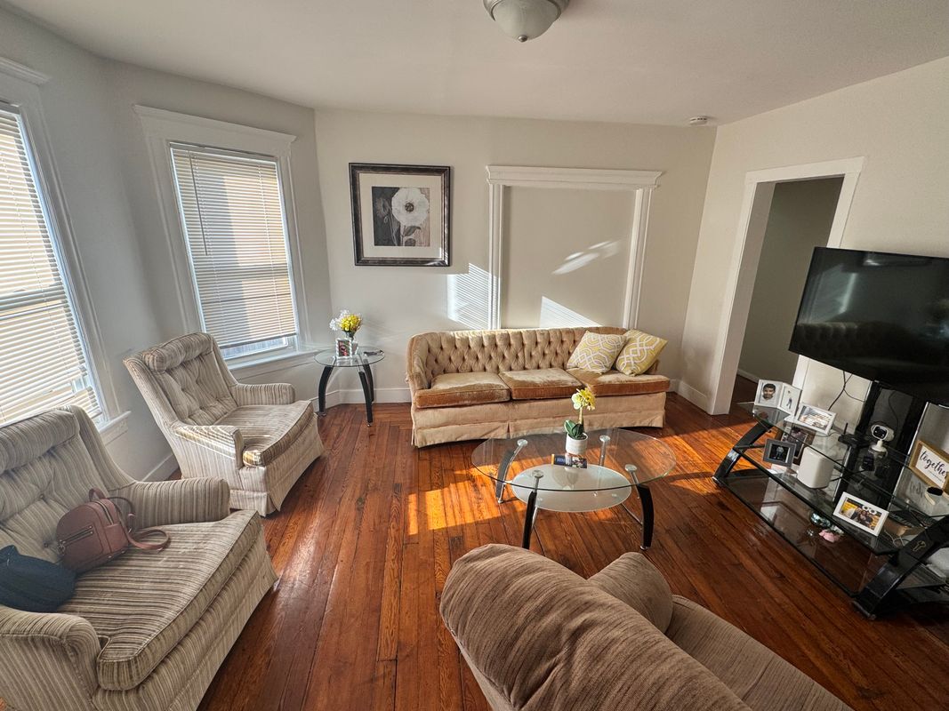 129-131 Wilbraham Avenue, 1 - 129-131 Wilbraham Avenue, 1