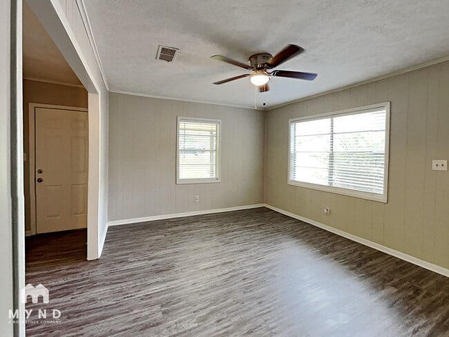 Photo - 6242 Green Acres Dr SW