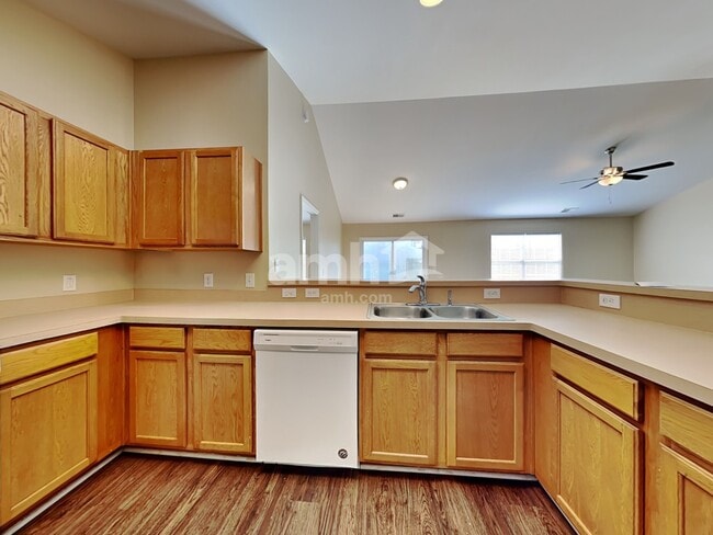 Photo - 620 English Oak Cir