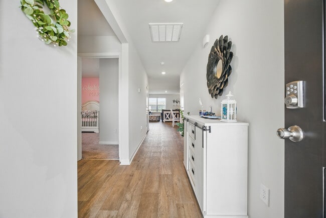 Photo - 580 Talisman Trl