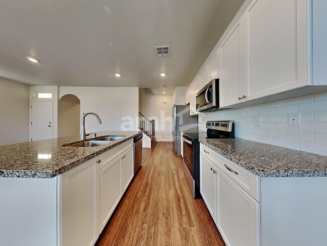 1506 Garden Swing Ave