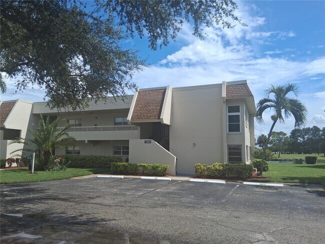 7231 W Country Club Dr N Unit 130