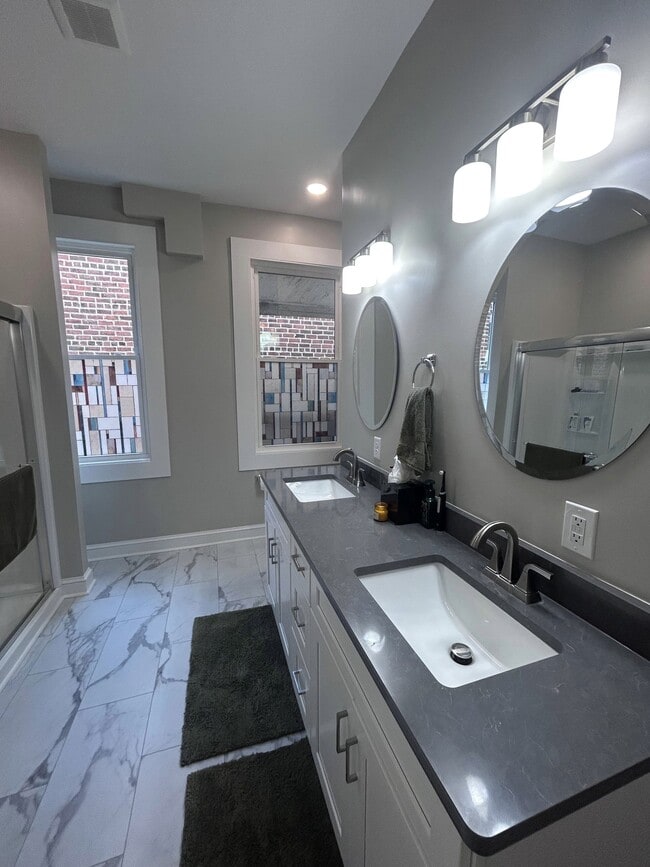 Photo - 2123 Stuart Ave