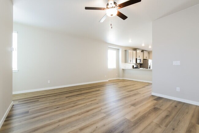 Photo - 9468 Yampa St