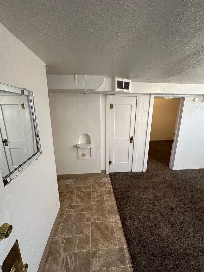 2224 9th Ave Unit BSMT