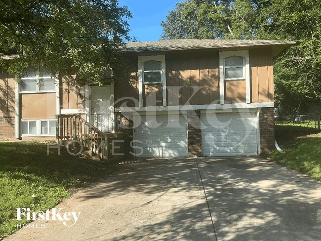 Building Photo - 400 SW Keystone Ct