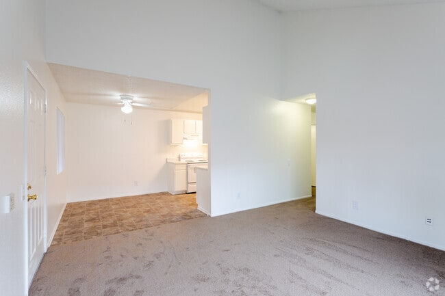 2BR, 1BA - 850 SF