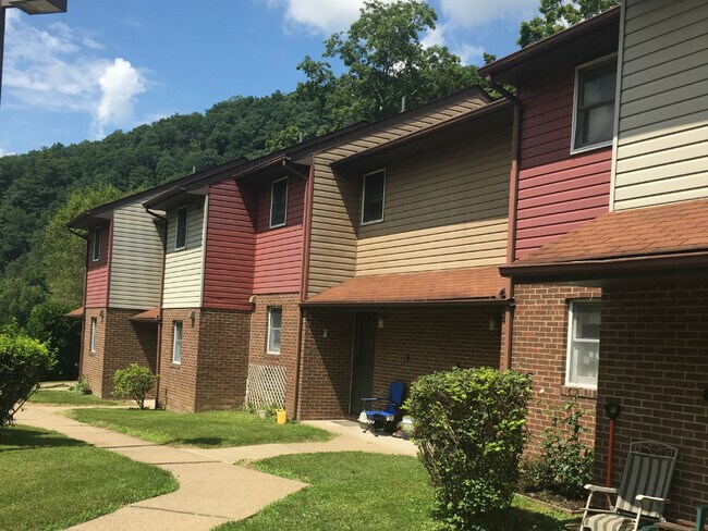 Photo - River Court Apartments