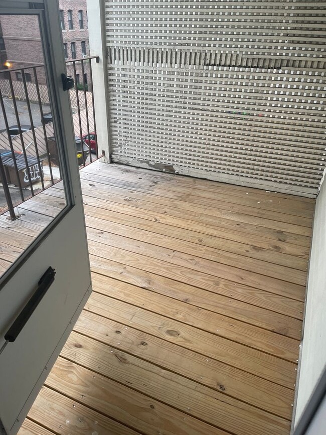 Photo - Stunning 2 bed , Free Month/No fee Exposed brick, Central AAC, Porch Super Sunny Awesome layout! ...