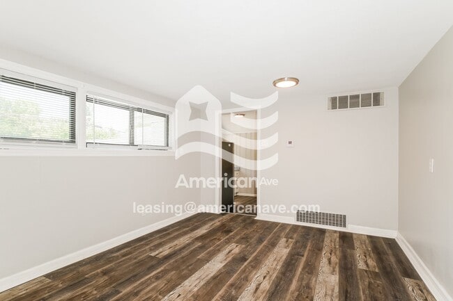 Photo - 9207 Bobb Ave