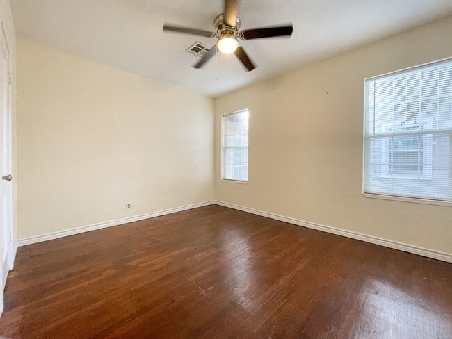 Photo - 1306 W 11th St