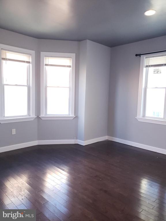 Photo - 5329 Woodland Ave