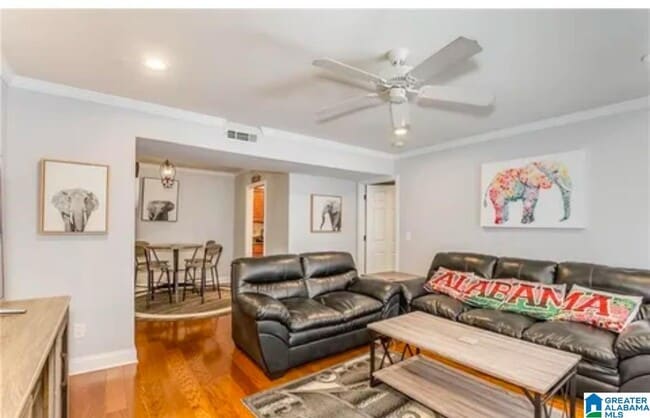 Building Photo - 210 15th St E Unit 52