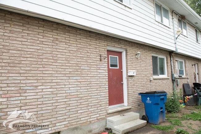 Photo - 18 Taylor Ave Unité 2