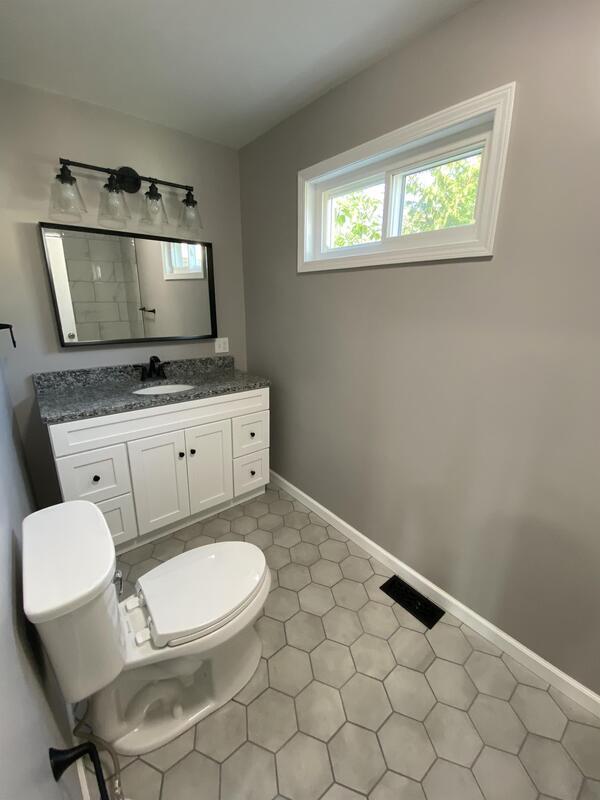 Photo - 18531 Glenfield Rd